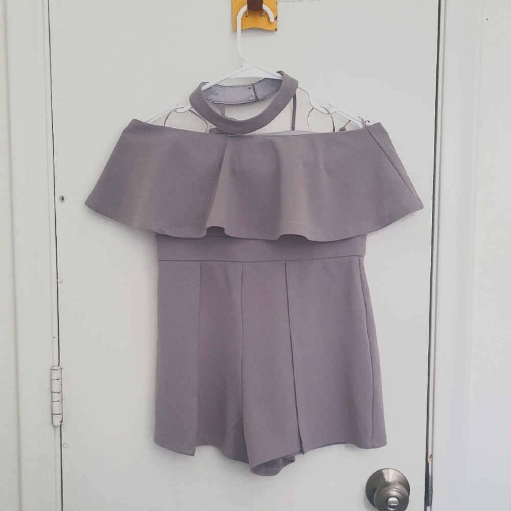 Chic Off-Shoulder Romper in Gray